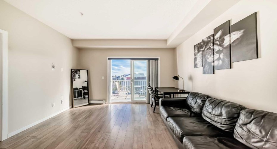 402 Marquis Lane, Calgary, Alberta T3M2G7, 2 Bedrooms Bedrooms, ,1 BathroomBathrooms,Residential,For Sale,Marquis,A2290393