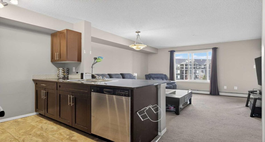18122 77 Street, Edmonton, Alberta T5Z 0N7, 2 Bedrooms Bedrooms, ,1 BathroomBathrooms,Residential,For Sale,77,A2290699