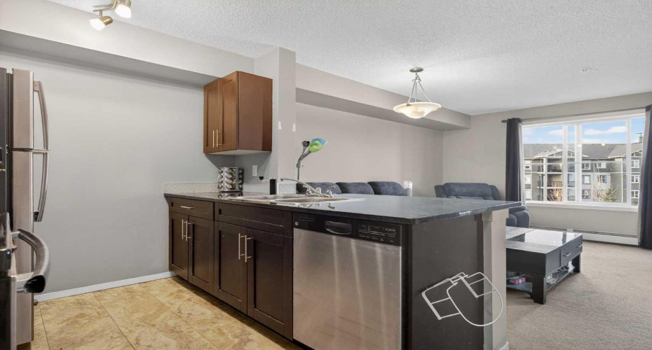 18122 77 Street, Edmonton, Alberta T5Z 0N7, 2 Bedrooms Bedrooms, ,1 BathroomBathrooms,Residential,For Sale,77,A2290699