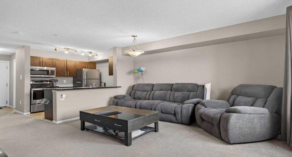 18122 77 Street, Edmonton, Alberta T5Z 0N7, 2 Bedrooms Bedrooms, ,1 BathroomBathrooms,Residential,For Sale,77,A2290699