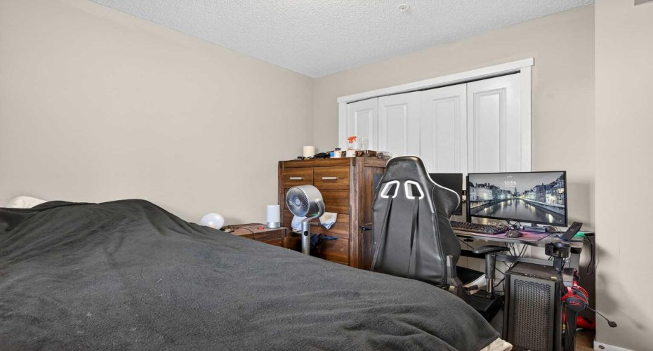 18122 77 Street, Edmonton, Alberta T5Z 0N7, 2 Bedrooms Bedrooms, ,1 BathroomBathrooms,Residential,For Sale,77,A2290699