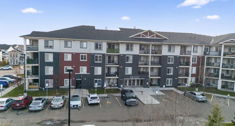 18122 77 Street, Edmonton, Alberta T5Z 0N7, 2 Bedrooms Bedrooms, ,1 BathroomBathrooms,Residential,For Sale,77,A2290699
