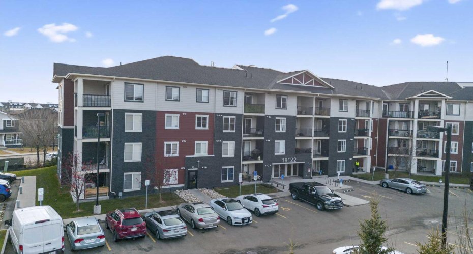18122 77 Street, Edmonton, Alberta T5Z 0N7, 2 Bedrooms Bedrooms, ,1 BathroomBathrooms,Residential,For Sale,77,A2290699
