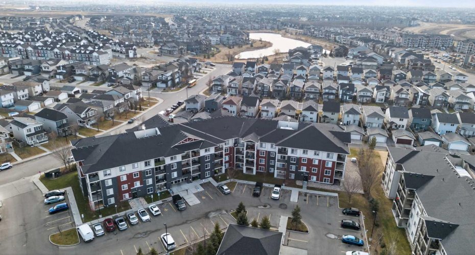 18122 77 Street, Edmonton, Alberta T5Z 0N7, 2 Bedrooms Bedrooms, ,1 BathroomBathrooms,Residential,For Sale,77,A2290699