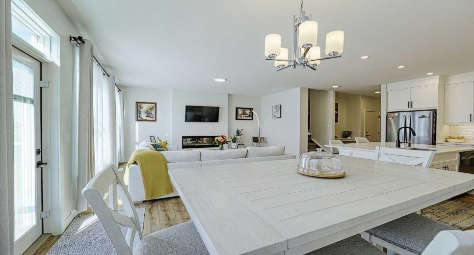 25 Belmont Green, Calgary, Alberta T2X 5E3, 5 Bedrooms Bedrooms, ,4 BathroomsBathrooms,Residential,For Sale,Belmont,A2290850