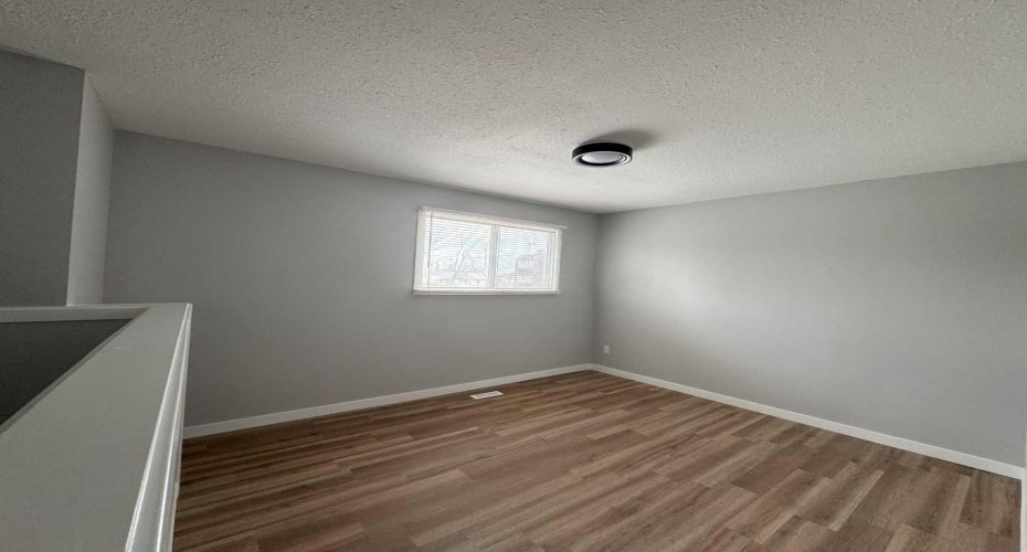 10021 106 Avenue, Grande Prairie, Alberta T8V 1J6, 5 Bedrooms Bedrooms, ,2 BathroomsBathrooms,Residential,For Sale,106,A2290881
