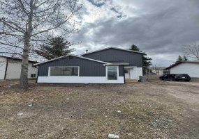10021 106 Avenue, Grande Prairie, Alberta T8V 1J6, 5 Bedrooms Bedrooms, ,2 BathroomsBathrooms,Residential,For Sale,106,A2290881