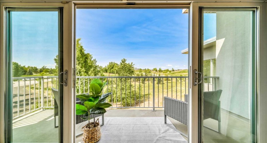 24008 241 Avenue, Rural Foothills County, Alberta T1S 4B8, 8 Bedrooms Bedrooms, ,5 BathroomsBathrooms,Residential,For Sale,241,A2290889