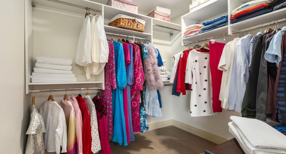 Walk-in closet