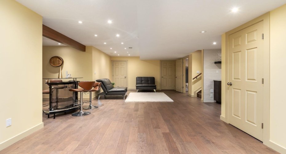 401 Marina Drive, Chestermere, Alberta T1X 1V8, 5 Bedrooms Bedrooms, ,4 BathroomsBathrooms,Residential,For Sale,Marina,A2290902