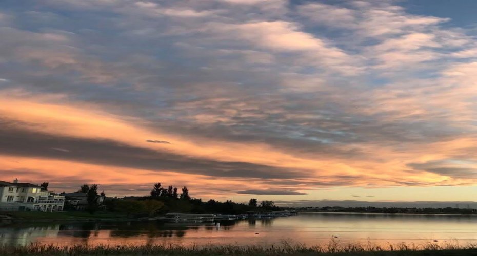 401 Marina Drive, Chestermere, Alberta T1X 1V8, 5 Bedrooms Bedrooms, ,4 BathroomsBathrooms,Residential,For Sale,Marina,A2290902