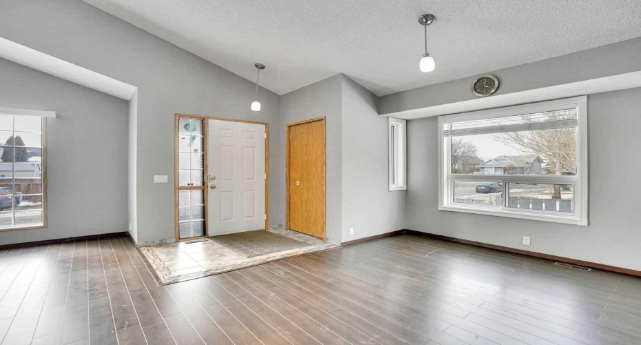 131 Martinridge Grove, Calgary, Alberta T3J 3M4, 5 Bedrooms Bedrooms, ,3 BathroomsBathrooms,Residential,For Sale,Martinridge,A2284895