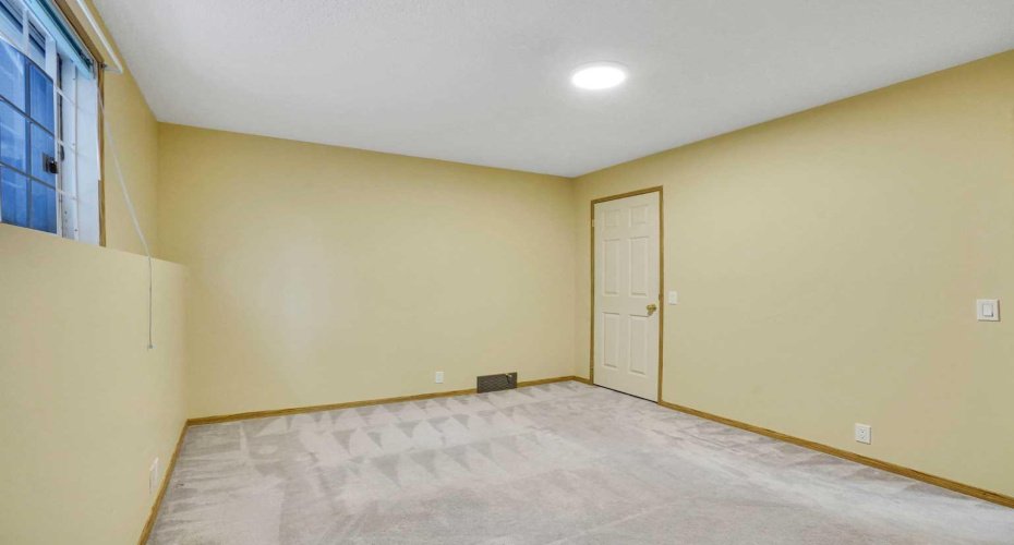 131 Martinridge Grove, Calgary, Alberta T3J 3M4, 5 Bedrooms Bedrooms, ,3 BathroomsBathrooms,Residential,For Sale,Martinridge,A2284895