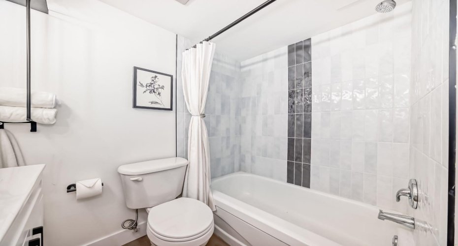 1328 13 Avenue, Calgary, Alberta T3C 0T3, 1 Bedroom Bedrooms, ,1 BathroomBathrooms,Residential,For Sale,13,A2290931