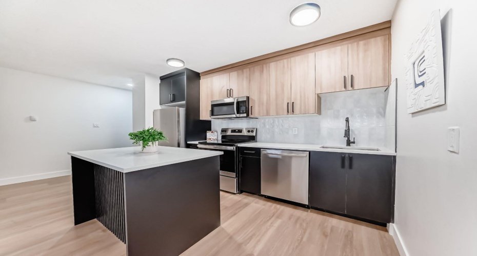 1328 13 Avenue, Calgary, Alberta T3C 0T3, 1 Bedroom Bedrooms, ,1 BathroomBathrooms,Residential,For Sale,13,A2290931