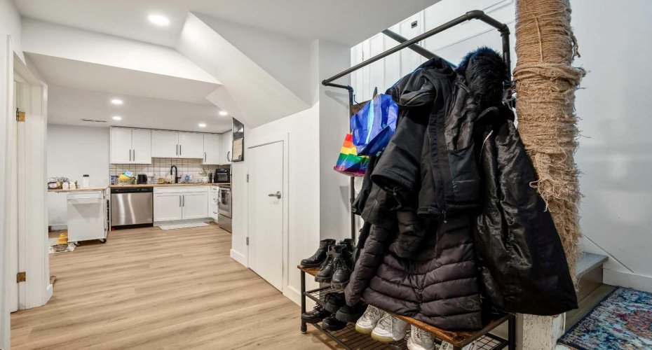 1986 Cottonwood Crescent, Calgary, Alberta T2B 1P7, 5 Bedrooms Bedrooms, ,1 BathroomBathrooms,Residential,For Sale,Cottonwood,A2286435