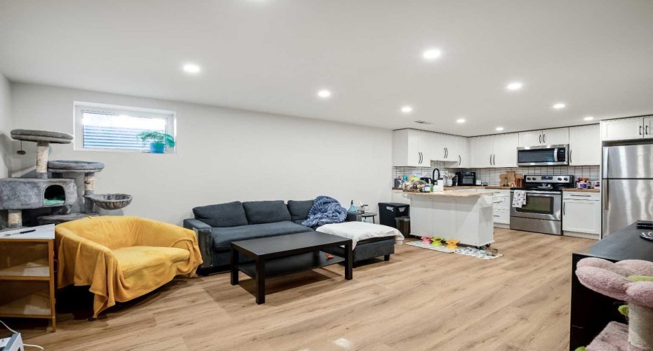 1986 Cottonwood Crescent, Calgary, Alberta T2B 1P7, 5 Bedrooms Bedrooms, ,1 BathroomBathrooms,Residential,For Sale,Cottonwood,A2286435