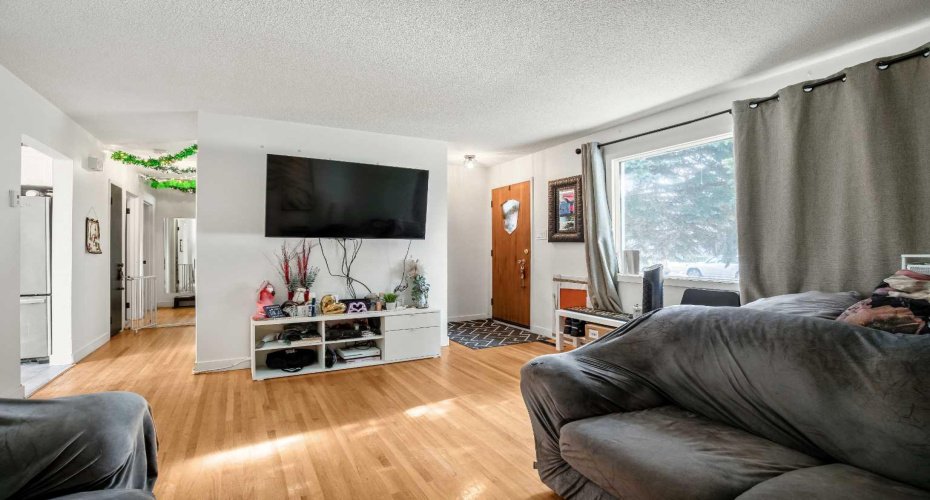 1986 Cottonwood Crescent, Calgary, Alberta T2B 1P7, 5 Bedrooms Bedrooms, ,1 BathroomBathrooms,Residential,For Sale,Cottonwood,A2286435