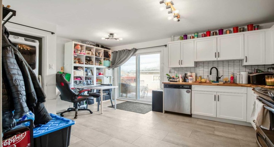 1986 Cottonwood Crescent, Calgary, Alberta T2B 1P7, 5 Bedrooms Bedrooms, ,1 BathroomBathrooms,Residential,For Sale,Cottonwood,A2286435