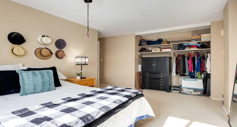 315 Heritage Drive, Calgary, Alberta T2H 1N2, 2 Bedrooms Bedrooms, ,1 BathroomBathrooms,Residential,For Sale,Heritage,A2290947