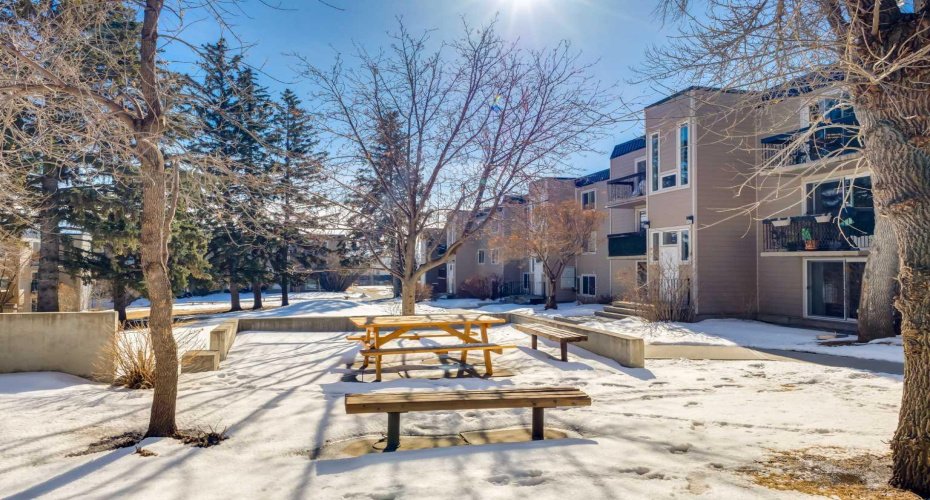 315 Heritage Drive, Calgary, Alberta T2H 1N2, 2 Bedrooms Bedrooms, ,1 BathroomBathrooms,Residential,For Sale,Heritage,A2290947