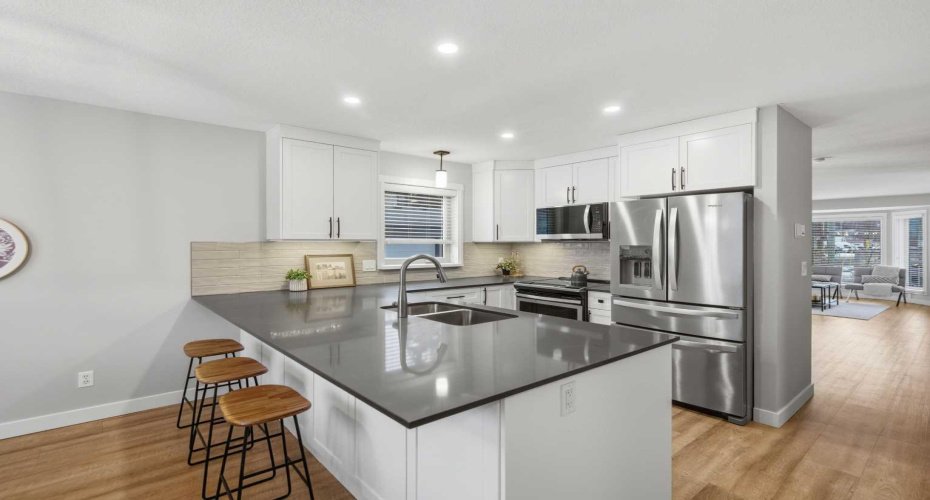 3426 5 Avenue, Calgary, Alberta T2N 0V6, 3 Bedrooms Bedrooms, ,3 BathroomsBathrooms,Residential,For Sale,5,A2290952