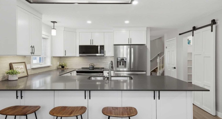 3426 5 Avenue, Calgary, Alberta T2N 0V6, 3 Bedrooms Bedrooms, ,3 BathroomsBathrooms,Residential,For Sale,5,A2290952