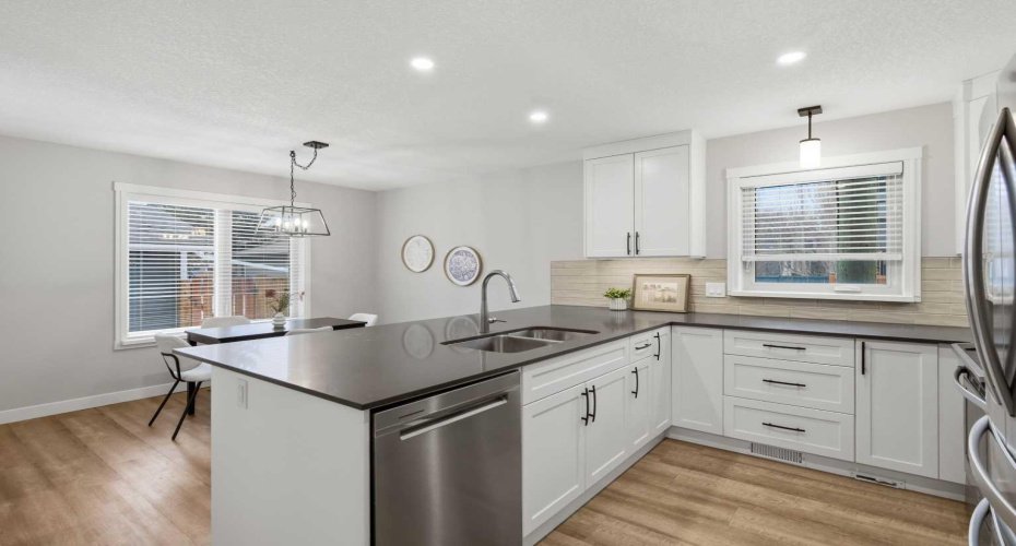 3426 5 Avenue, Calgary, Alberta T2N 0V6, 3 Bedrooms Bedrooms, ,3 BathroomsBathrooms,Residential,For Sale,5,A2290952