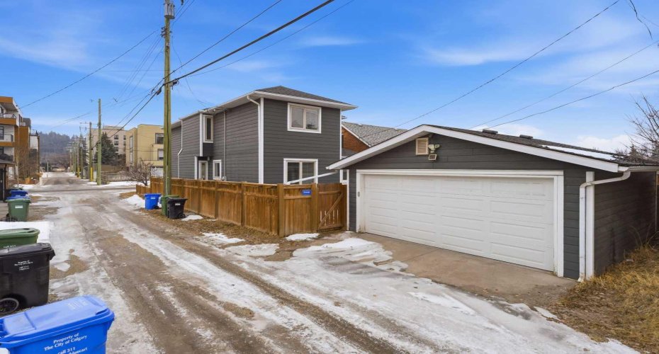 3426 5 Avenue, Calgary, Alberta T2N 0V6, 3 Bedrooms Bedrooms, ,3 BathroomsBathrooms,Residential,For Sale,5,A2290952