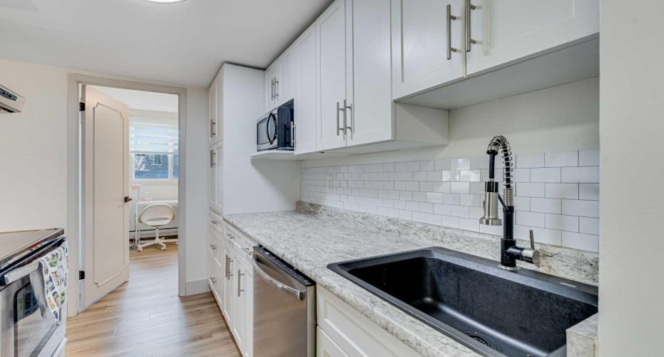 2512 1 Avenue, Calgary, Alberta T2N 0C2, 3 Bedrooms Bedrooms, ,2 BathroomsBathrooms,Residential,For Sale,1,A2286603