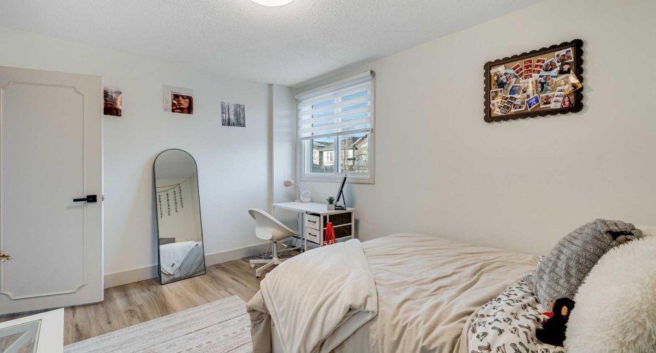 2512 1 Avenue, Calgary, Alberta T2N 0C2, 3 Bedrooms Bedrooms, ,2 BathroomsBathrooms,Residential,For Sale,1,A2286603