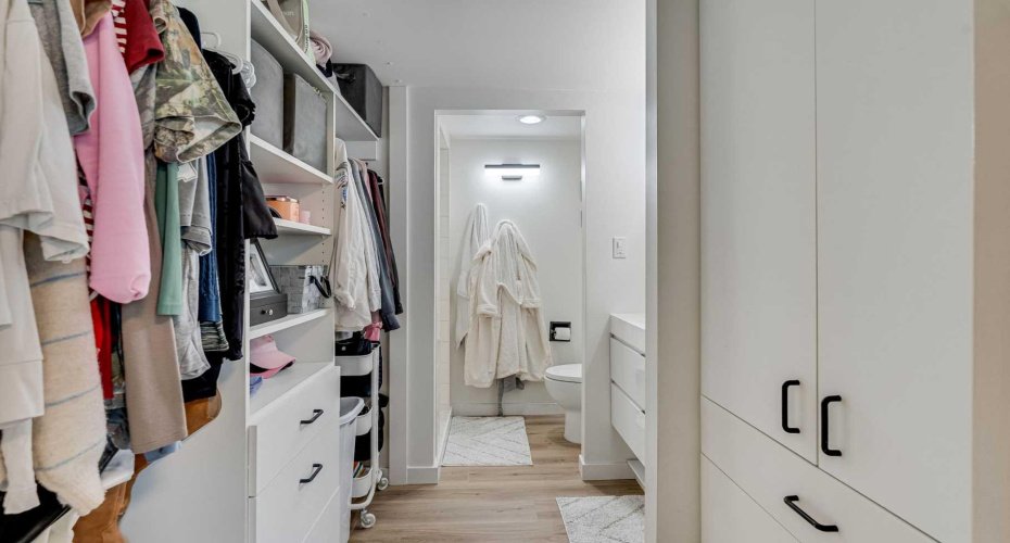 2512 1 Avenue, Calgary, Alberta T2N 0C2, 3 Bedrooms Bedrooms, ,2 BathroomsBathrooms,Residential,For Sale,1,A2286603