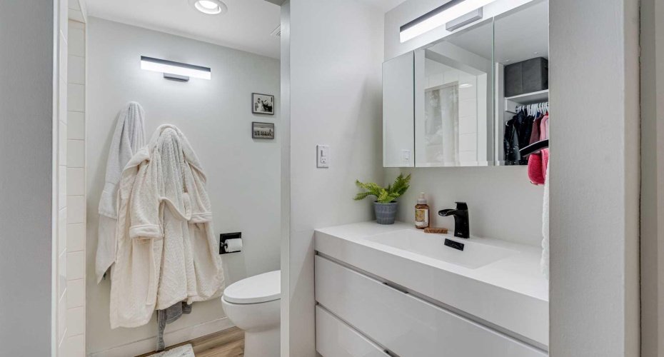 2512 1 Avenue, Calgary, Alberta T2N 0C2, 3 Bedrooms Bedrooms, ,2 BathroomsBathrooms,Residential,For Sale,1,A2286603