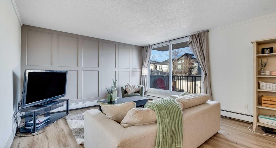 2512 1 Avenue, Calgary, Alberta T2N 0C2, 3 Bedrooms Bedrooms, ,2 BathroomsBathrooms,Residential,For Sale,1,A2286603