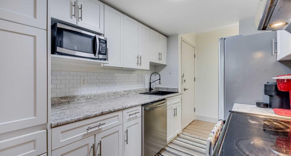 2512 1 Avenue, Calgary, Alberta T2N 0C2, 3 Bedrooms Bedrooms, ,2 BathroomsBathrooms,Residential,For Sale,1,A2286603