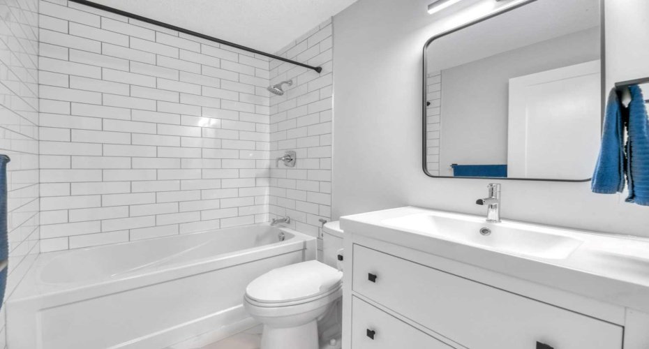 56 Woodglen Court, Calgary, Alberta T2W4K3, 4 Bedrooms Bedrooms, ,2 BathroomsBathrooms,Residential,For Sale,Woodglen,A2286720