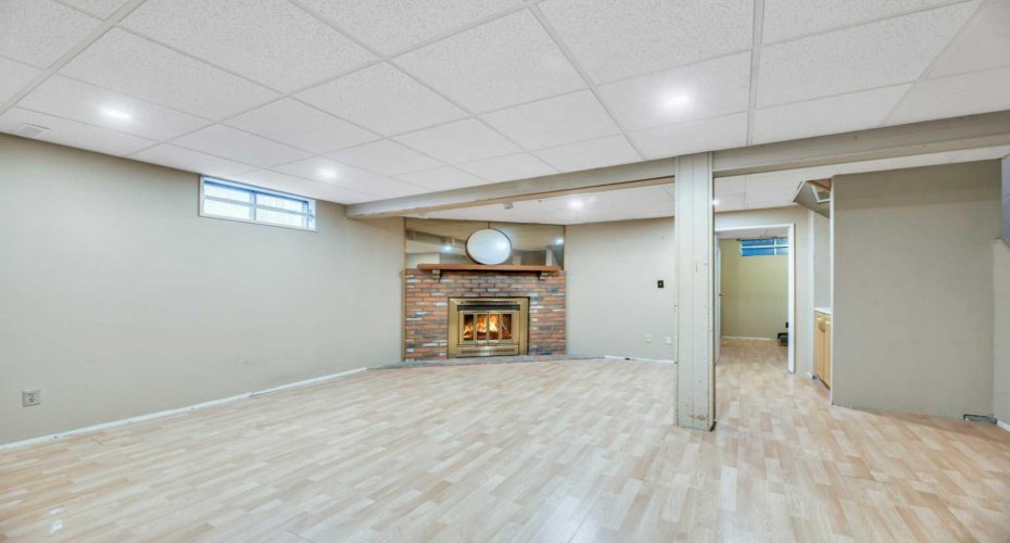 56 Woodglen Court, Calgary, Alberta T2W4K3, 4 Bedrooms Bedrooms, ,2 BathroomsBathrooms,Residential,For Sale,Woodglen,A2286720