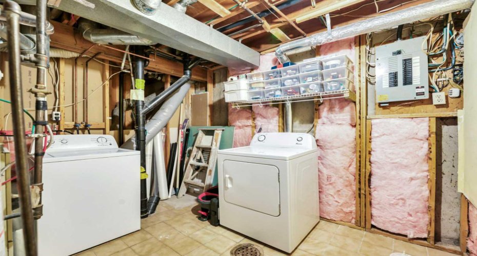 56 Woodglen Court, Calgary, Alberta T2W4K3, 4 Bedrooms Bedrooms, ,2 BathroomsBathrooms,Residential,For Sale,Woodglen,A2286720