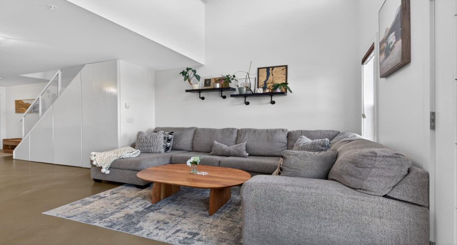 2233 34 Avenue, Calgary, Alberta T2T 6N2, 1 Bedroom Bedrooms, ,2 BathroomsBathrooms,Residential,For Sale,34,A2286752