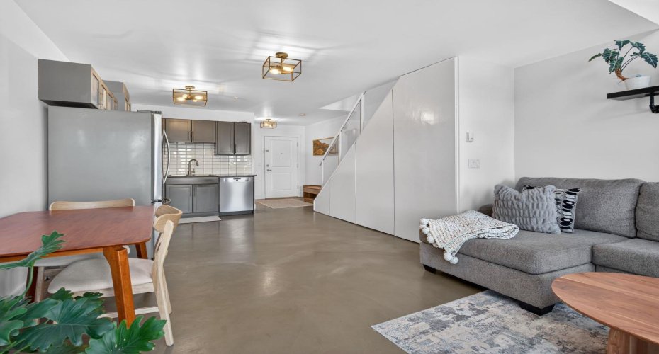 2233 34 Avenue, Calgary, Alberta T2T 6N2, 1 Bedroom Bedrooms, ,2 BathroomsBathrooms,Residential,For Sale,34,A2286752