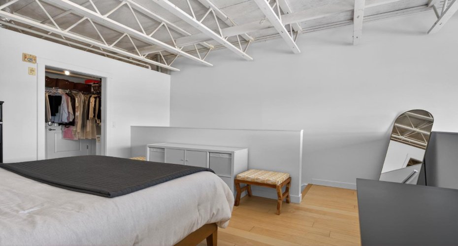 2233 34 Avenue, Calgary, Alberta T2T 6N2, 1 Bedroom Bedrooms, ,2 BathroomsBathrooms,Residential,For Sale,34,A2286752