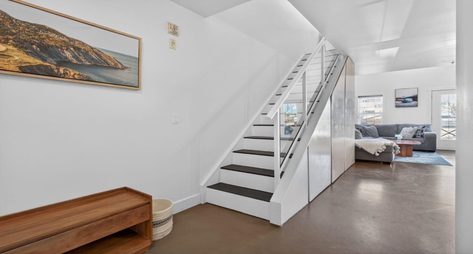 2233 34 Avenue, Calgary, Alberta T2T 6N2, 1 Bedroom Bedrooms, ,2 BathroomsBathrooms,Residential,For Sale,34,A2286752