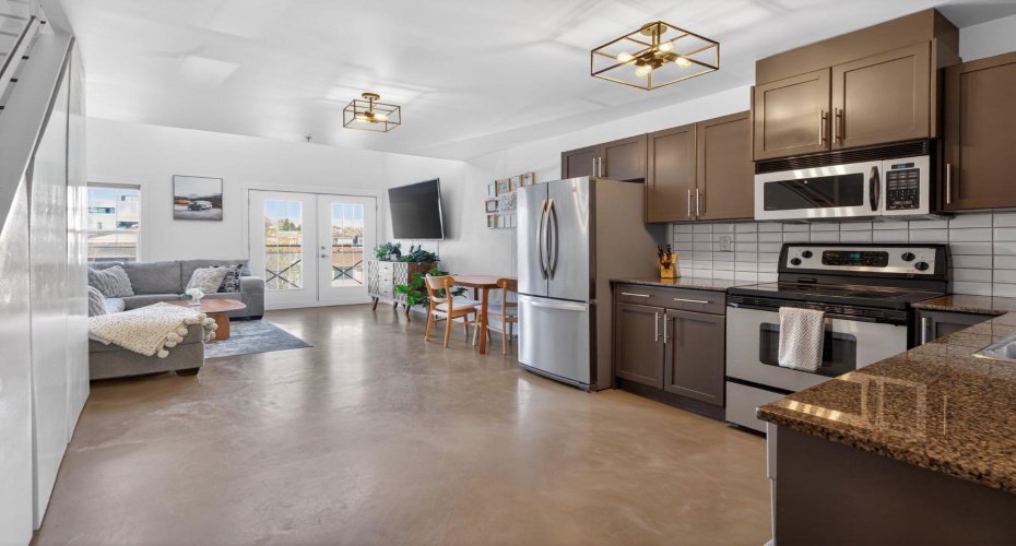 2233 34 Avenue, Calgary, Alberta T2T 6N2, 1 Bedroom Bedrooms, ,2 BathroomsBathrooms,Residential,For Sale,34,A2286752