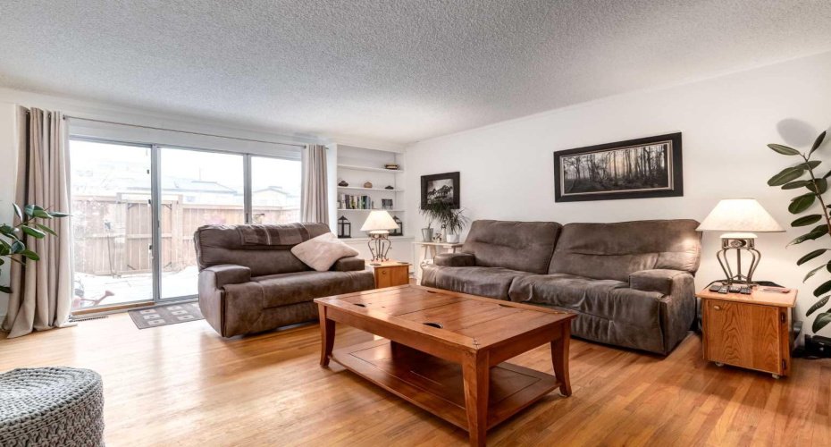 1305 Glenmore Trail, Calgary, Alberta T2V 4Y8, 2 Bedrooms Bedrooms, ,2 BathroomsBathrooms,Residential,For Sale,Glenmore,A2290961