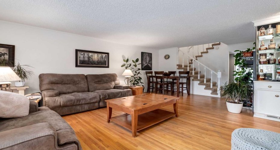 1305 Glenmore Trail, Calgary, Alberta T2V 4Y8, 2 Bedrooms Bedrooms, ,2 BathroomsBathrooms,Residential,For Sale,Glenmore,A2290961