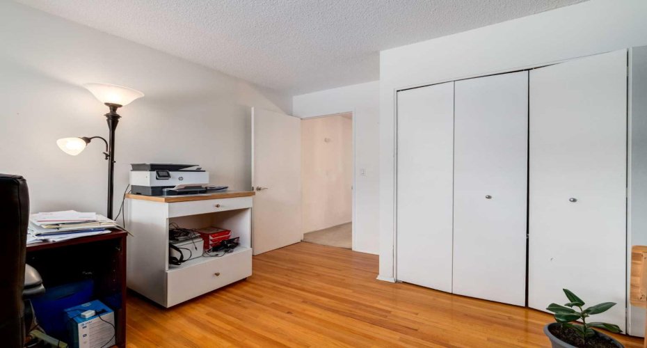 1305 Glenmore Trail, Calgary, Alberta T2V 4Y8, 2 Bedrooms Bedrooms, ,2 BathroomsBathrooms,Residential,For Sale,Glenmore,A2290961