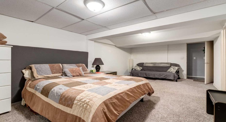 1305 Glenmore Trail, Calgary, Alberta T2V 4Y8, 2 Bedrooms Bedrooms, ,2 BathroomsBathrooms,Residential,For Sale,Glenmore,A2290961