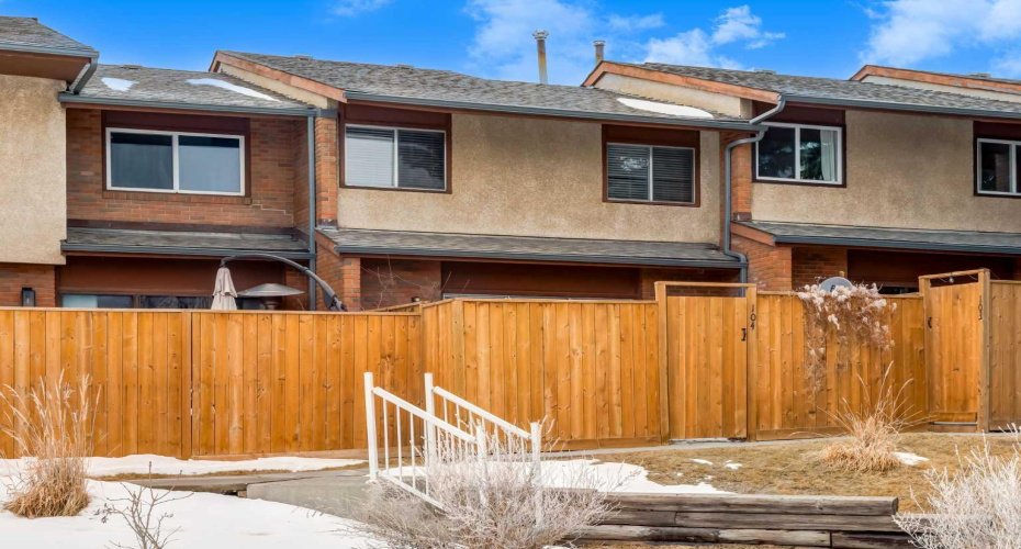 1305 Glenmore Trail, Calgary, Alberta T2V 4Y8, 2 Bedrooms Bedrooms, ,2 BathroomsBathrooms,Residential,For Sale,Glenmore,A2290961