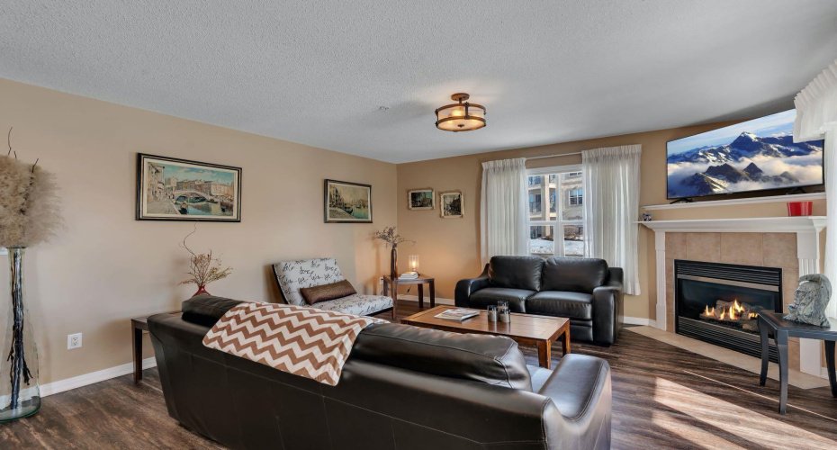 303 Arbour Crest Drive, Calgary, Alberta T3G 5G4, 2 Bedrooms Bedrooms, ,2 BathroomsBathrooms,Residential,For Sale,Arbour Crest,A2290964