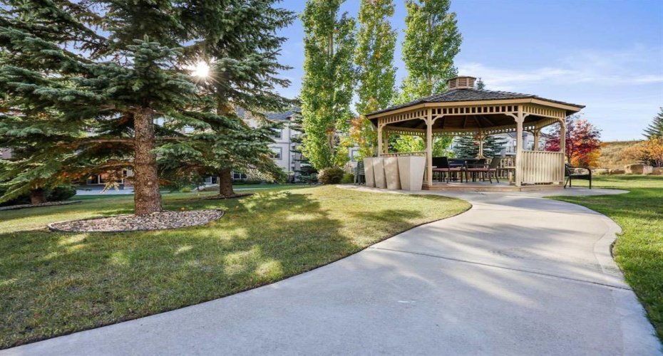 303 Arbour Crest Drive, Calgary, Alberta T3G 5G4, 2 Bedrooms Bedrooms, ,2 BathroomsBathrooms,Residential,For Sale,Arbour Crest,A2290964